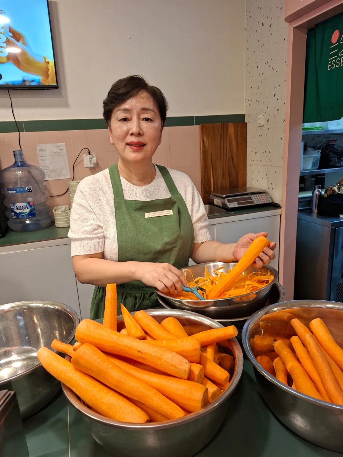 ESSEL open kitchen preparation